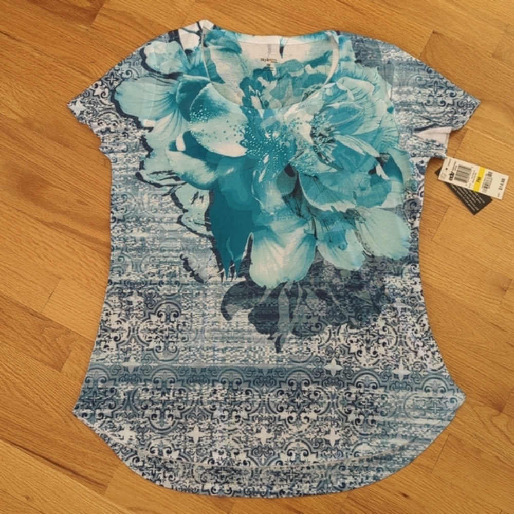 NWT Style & Co. Floral Embellished Tee